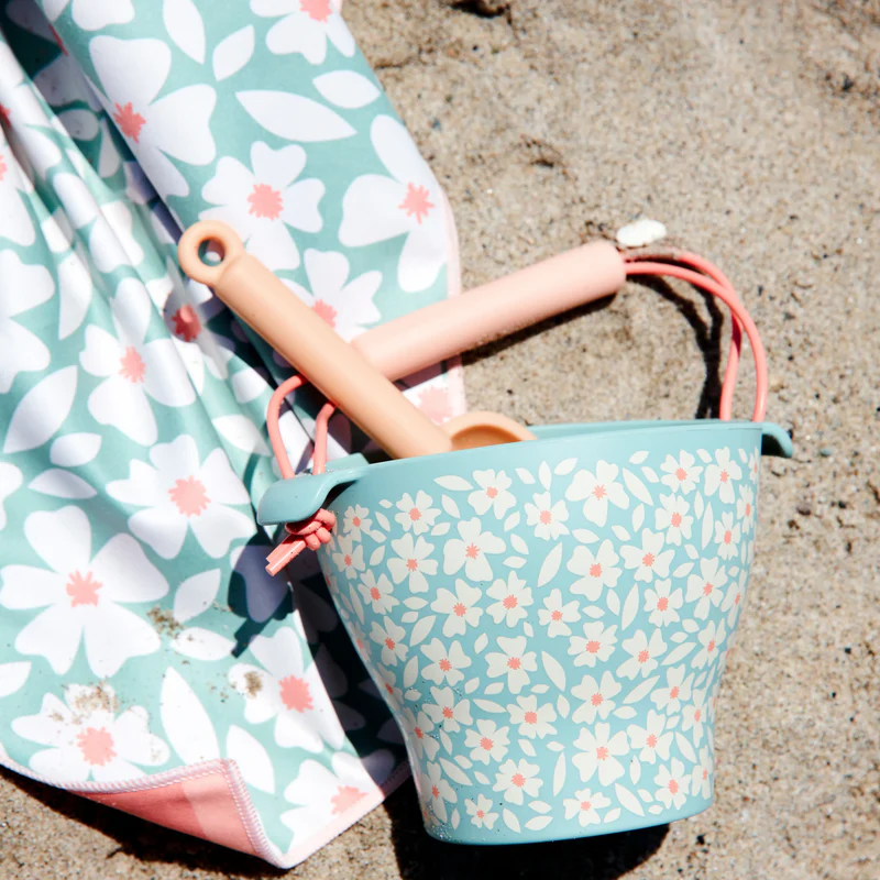 Beach_20Toys_20-_20Multicolor_20-_20Florish_20impression_20picture_201